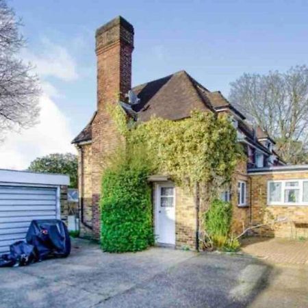 Lovely Cottage In The Heart Of Shirley- Croydon Dış mekan fotoğraf