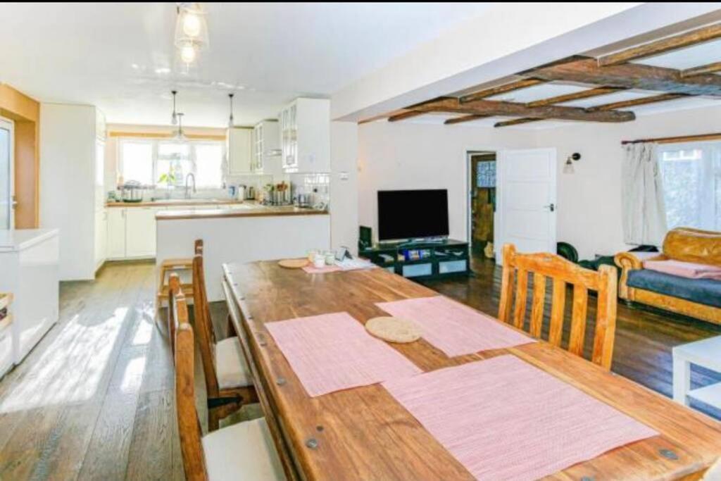 Lovely Cottage In The Heart Of Shirley- Croydon Dış mekan fotoğraf