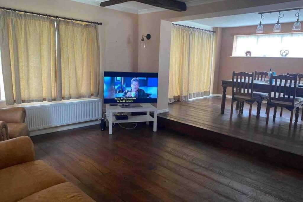 Lovely Cottage In The Heart Of Shirley- Croydon Dış mekan fotoğraf